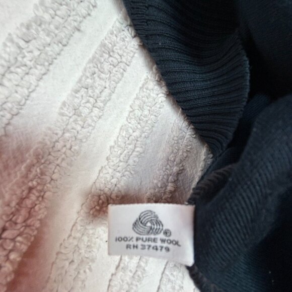 St. Croix Shop Mens XL Classic V-Neck Pullover Sweater Wool Blue Knit Casual - Picture 8 of 8